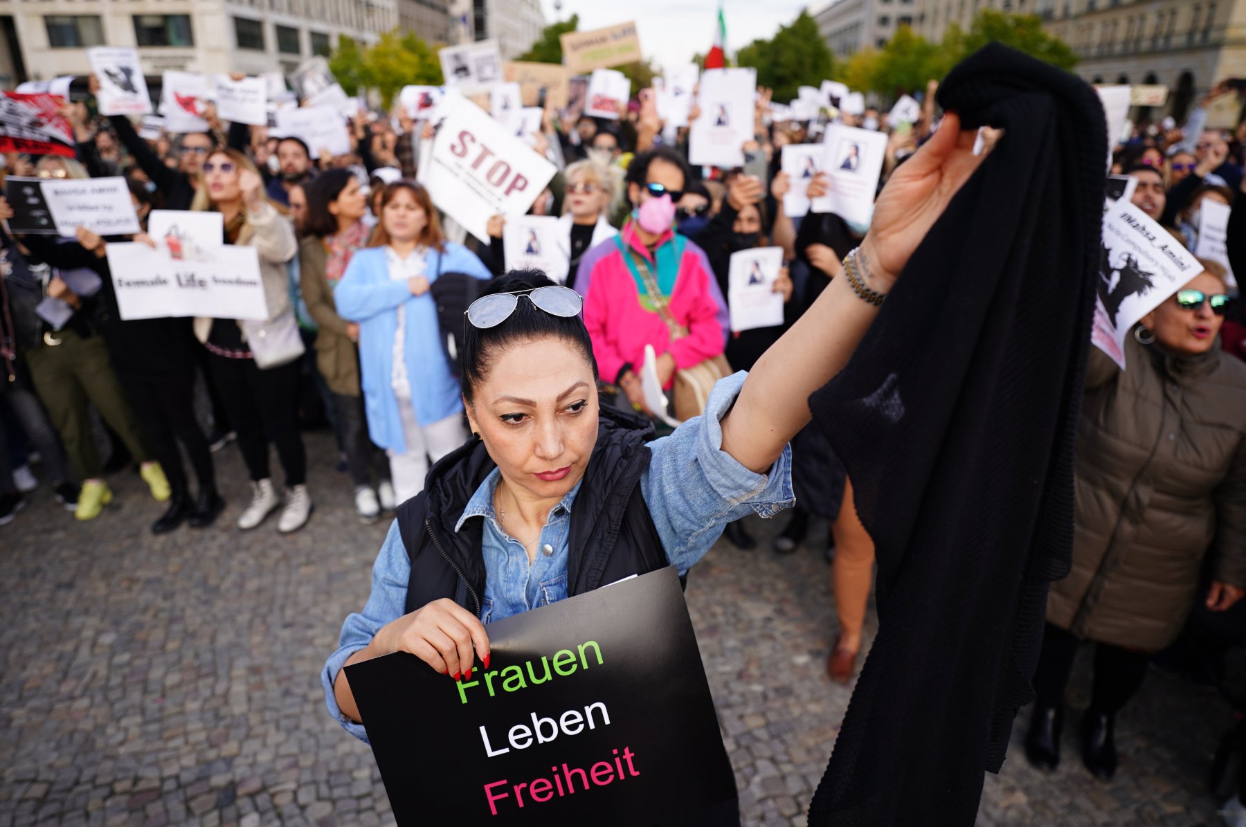 Auch in Berlin solidarisierten sich Menschen mit den Protesten im Iran.
