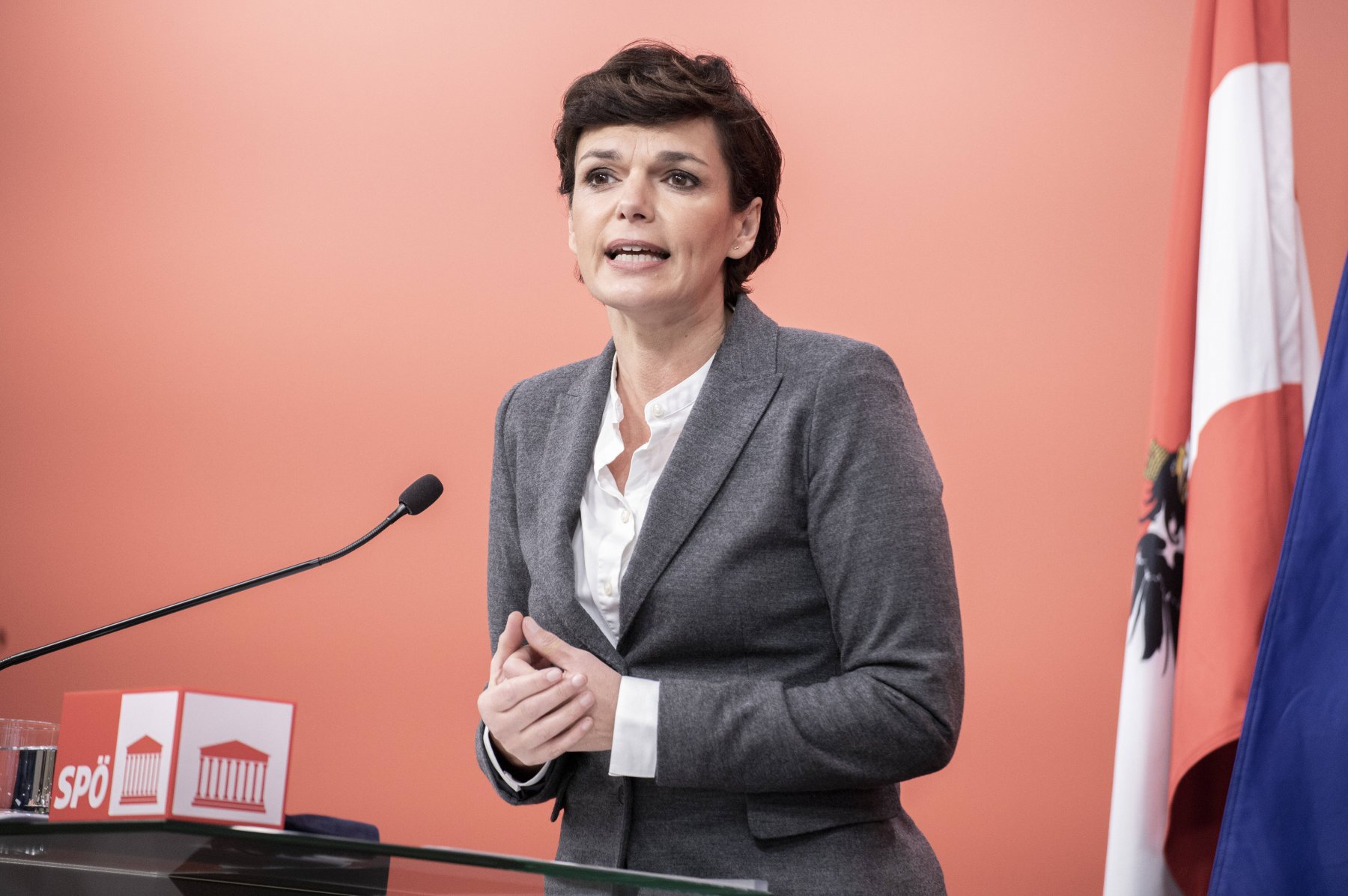 Mit einem Fünf-Punkte-Plan aus der Corona-Krise: die SPÖ-Vorsitzende Pamela Rendi-Wagner