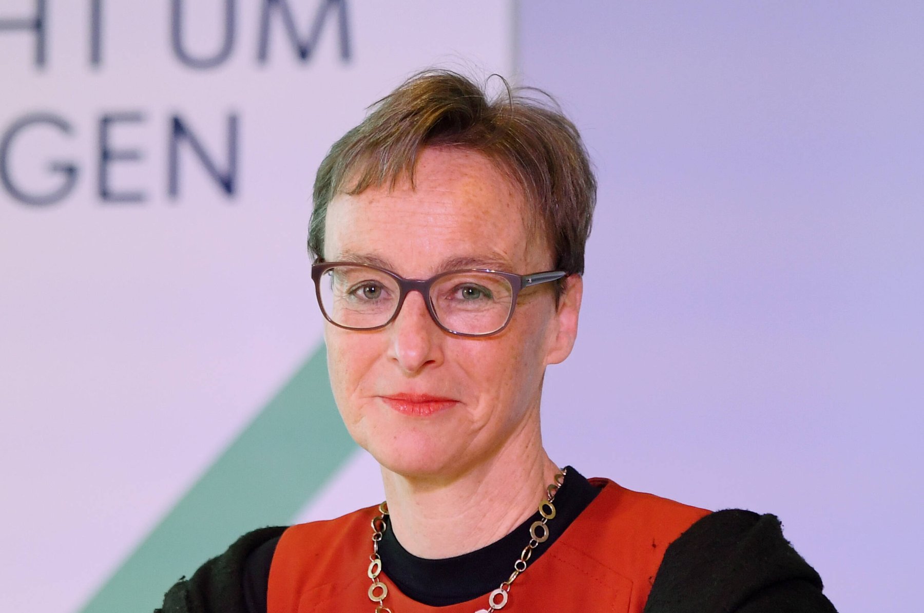 SPD-Kandidatin Sofie Geisel will Oberbürgermeisterin von Tübingen werden.