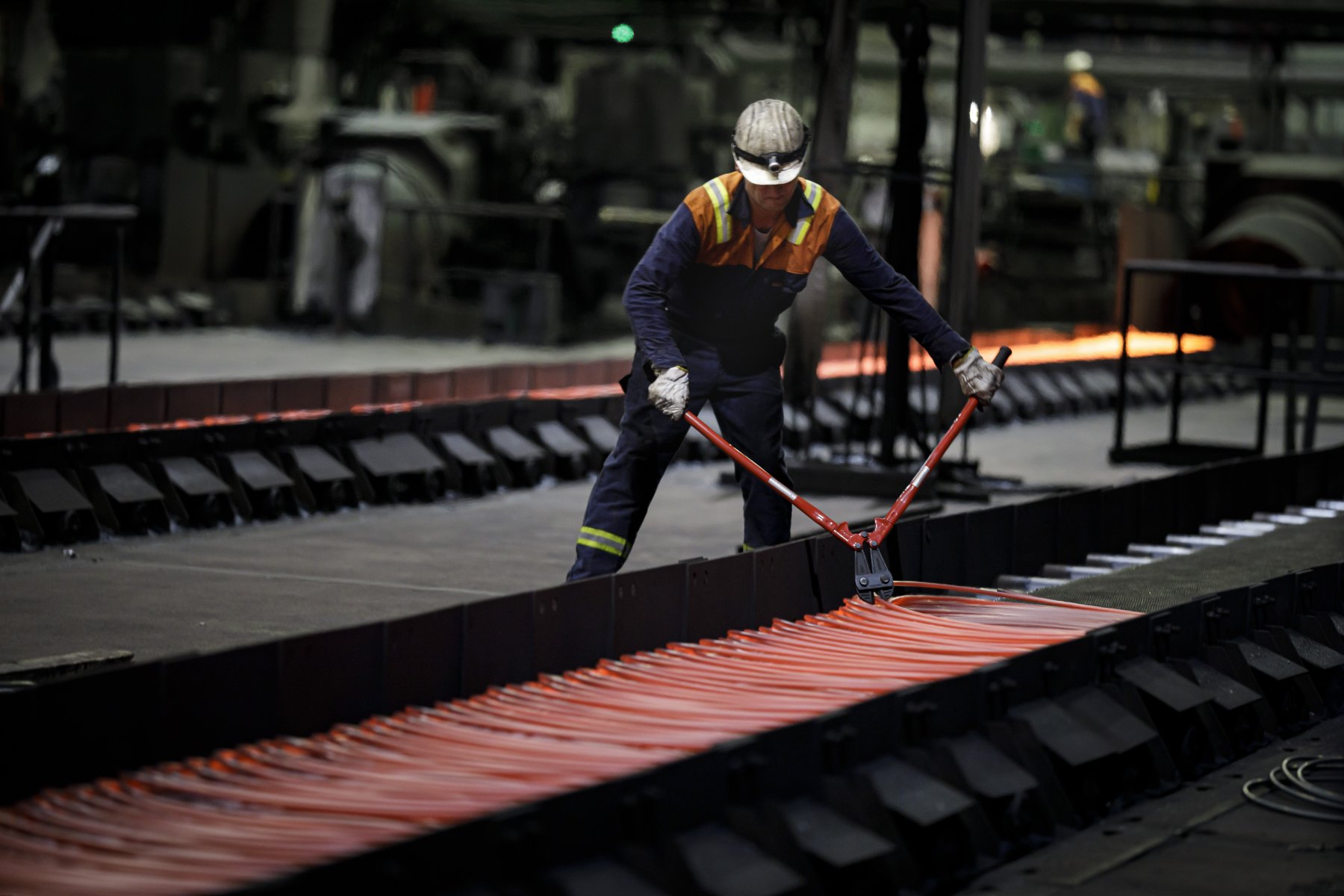 Heißes Eisen: Wenn in Deutschland wettbewerbsfähig unter guten Arbeitsbedingungen und nachhaltig produziert werden soll, kommt der Staat nicht an Investitionen vorbei.