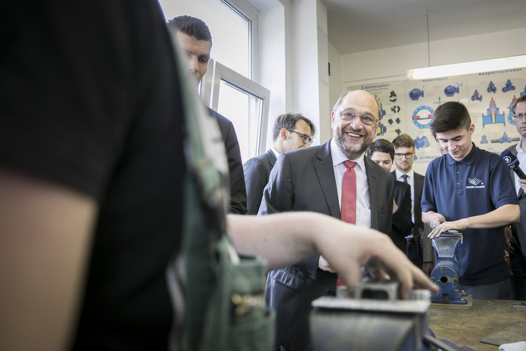 „Am 24. September ist die Nuss geknackt.“ Martin Schulz bei seiner Sommerreise bei der Saxonia-Bildung im sächsischen Halsbrücke
